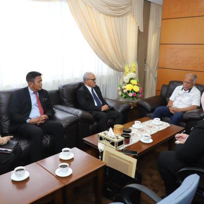 7 Mei 2024 - Kunjungan hormat daripada Encik Helmy Bin Hamid, Pengarah Jabatan Penerangan Negeri Sarawak